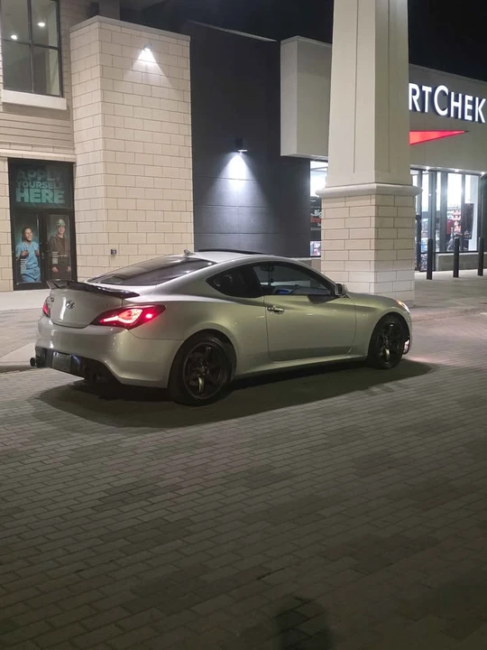 2010 Hyundai Genesis Coupe - Image 2 of 9