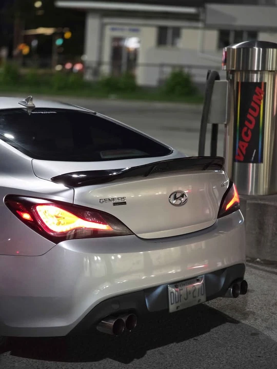 2010 Hyundai Genesis Coupe - Image 3 of 9