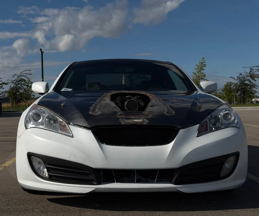 2010 Hyundai Genesis Coupe - Image 5 of 8