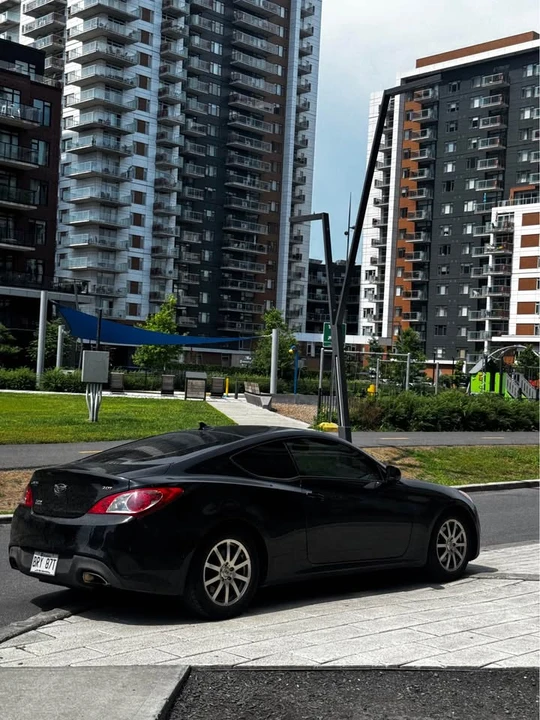2010 Hyundai Genesis Coupe - Image 2 of 7