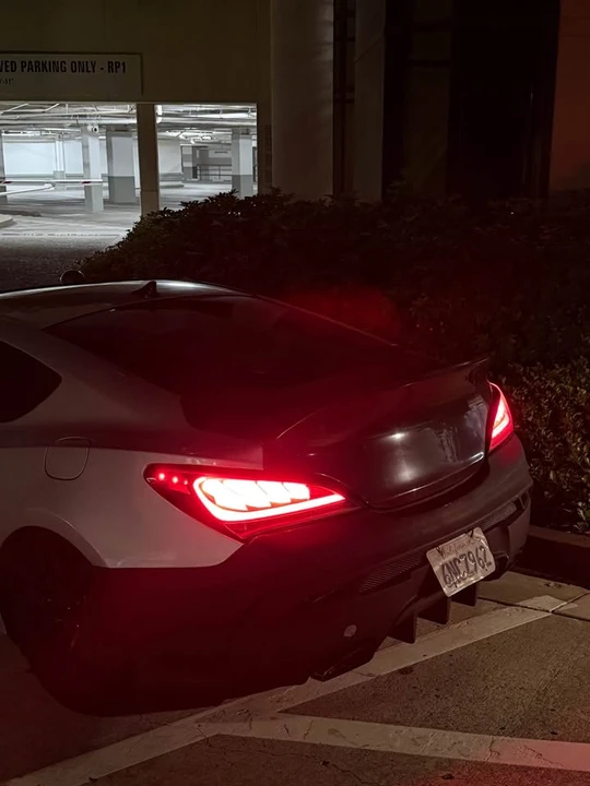 2010 Hyundai Genesis Coupe - Image 2 of 9
