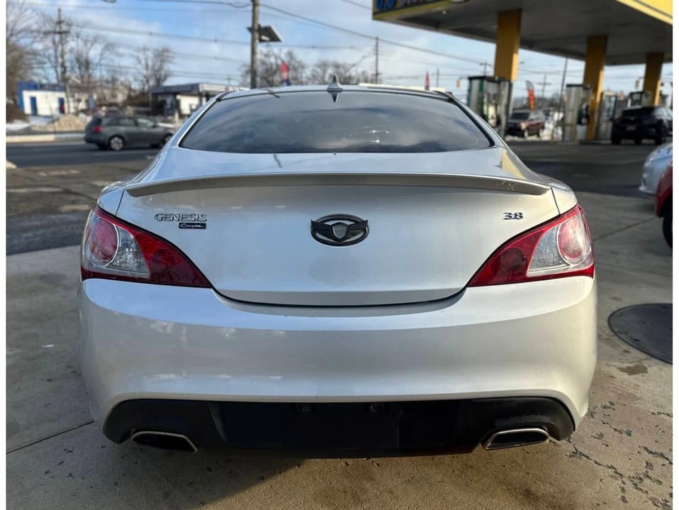 2010 Hyundai Genesis Coupe - Image 7 of 20