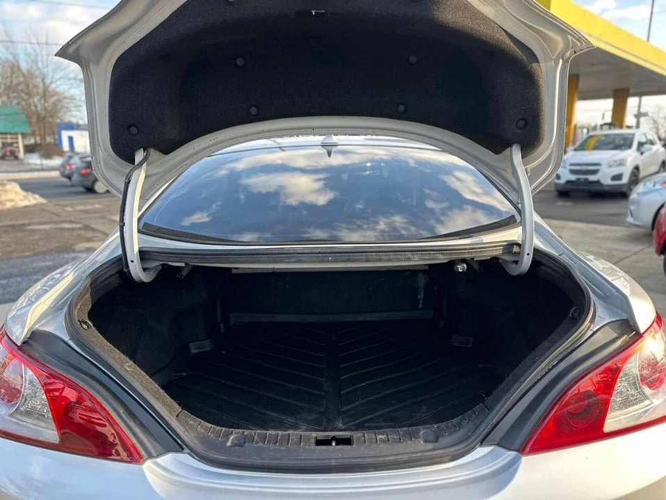 2010 Hyundai Genesis Coupe - Image 16 of 20