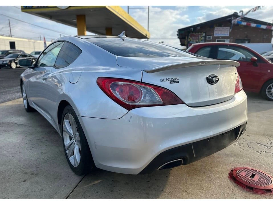 2010 Hyundai Genesis Coupe - Image 6 of 20