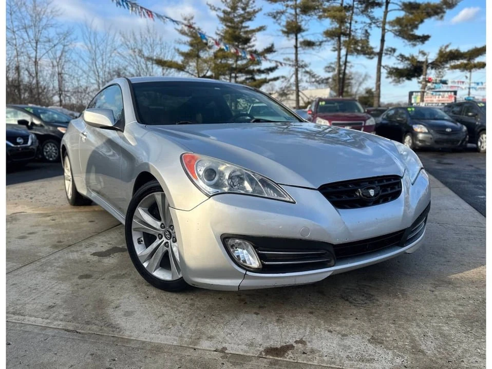 2010 Hyundai Genesis Coupe - Image 13 of 20