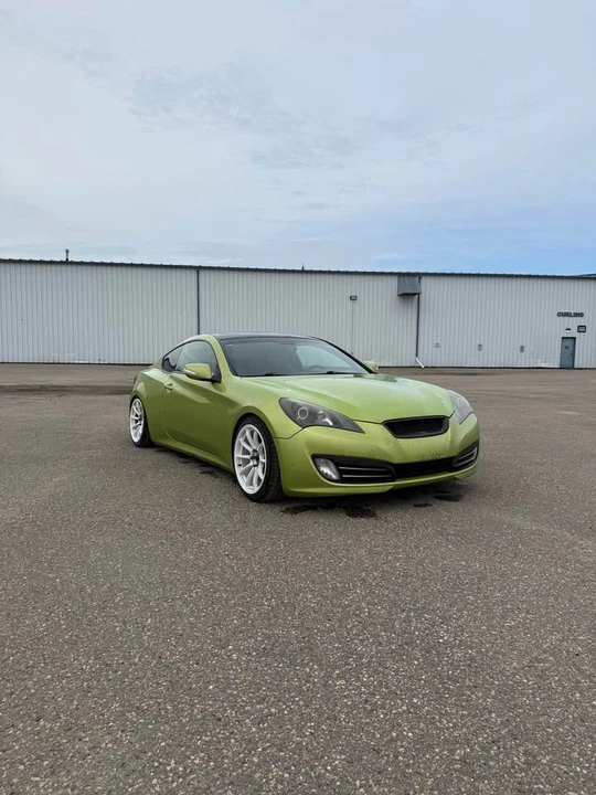 2010 Hyundai Genesis Coupe - Image 5 of 13
