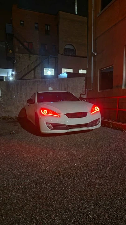 2010 Hyundai Genesis Coupe - Image 9 of 10