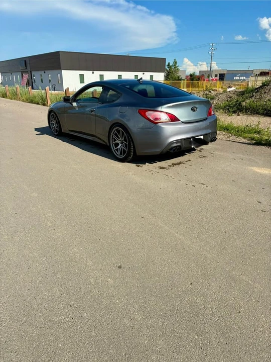 2010 Hyundai Genesis Coupe - Image 2 of 4