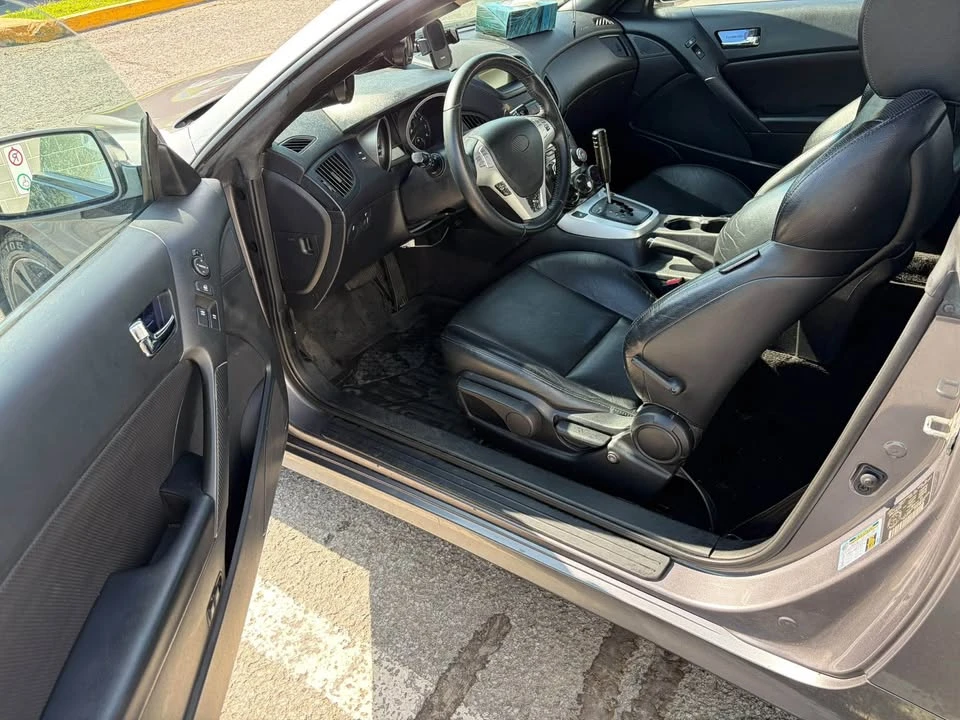 2010 Hyundai Genesis Coupe - Image 9 of 9