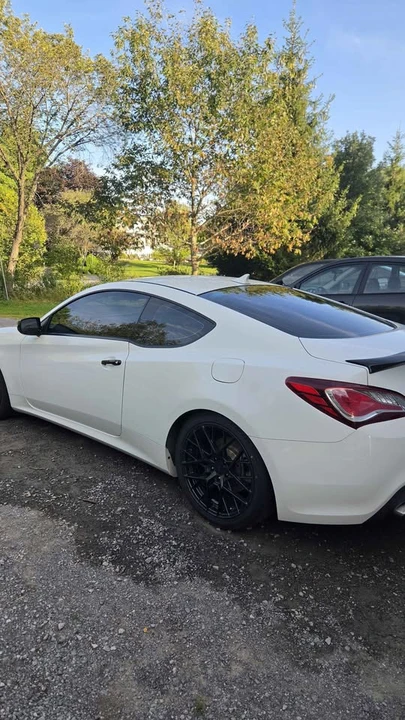 2010 Hyundai Genesis Coupe - Image 3 of 10