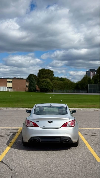 2010 Hyundai Genesis Coupe - Image 3 of 8
