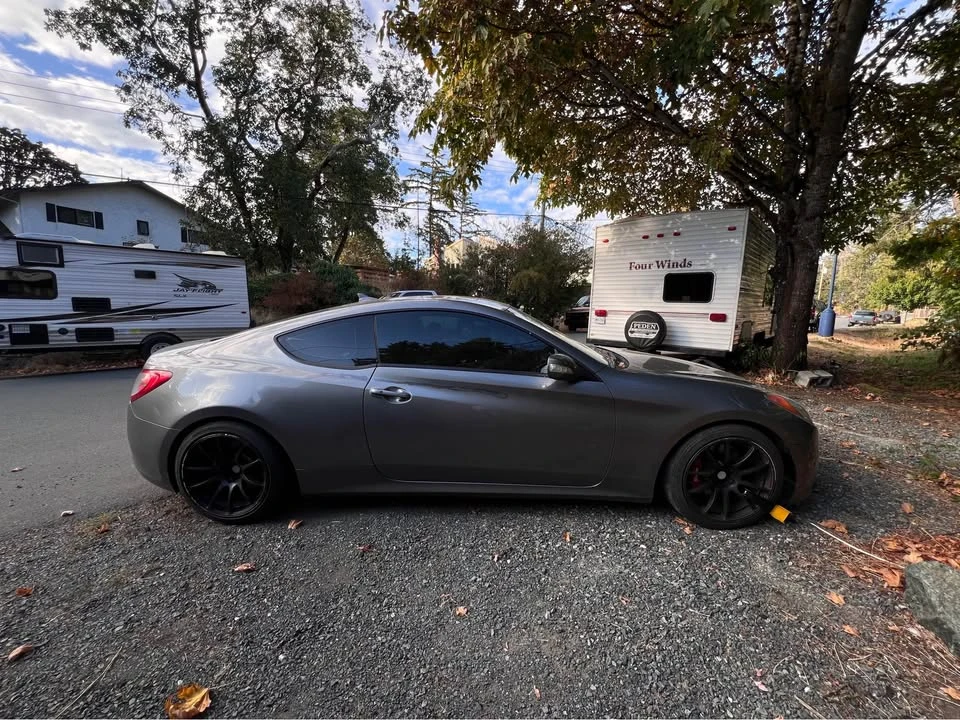 2010 Hyundai Genesis Coupe - Image 3 of 6