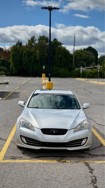 2010 Hyundai Genesis Coupe - Image 2 of 8