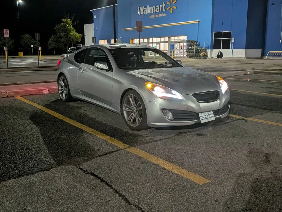 2010 Hyundai Genesis Coupe - Image 2 of 7