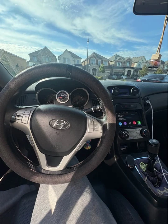 2010 Hyundai Genesis Coupe - Image 2 of 2