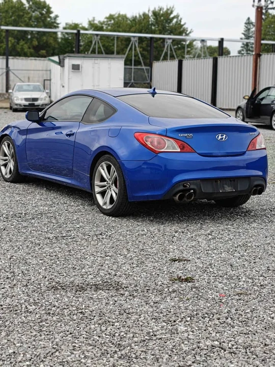 2010 Hyundai Genesis Coupe - Image 3 of 10