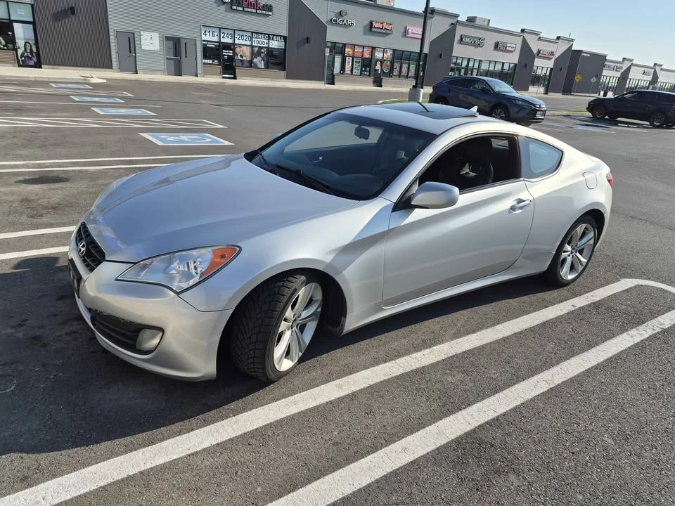2010 Hyundai Genesis Coupe - Image 2 of 7