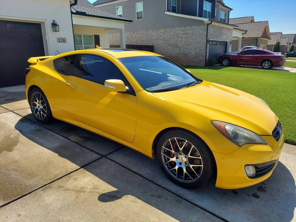 2010 Hyundai Genesis Coupe - Image 4 of 11