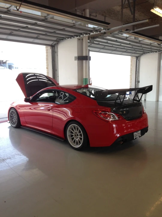 2010 Hyundai Genesis Coupe - Image 8 of 31