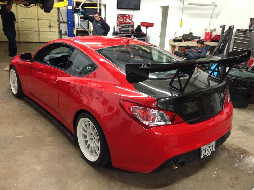 2010 Hyundai Genesis Coupe - Image 7 of 31