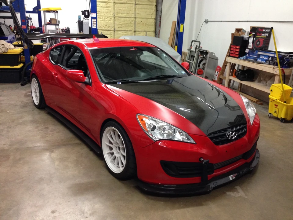 2010 Hyundai Genesis Coupe - Image 9 of 31