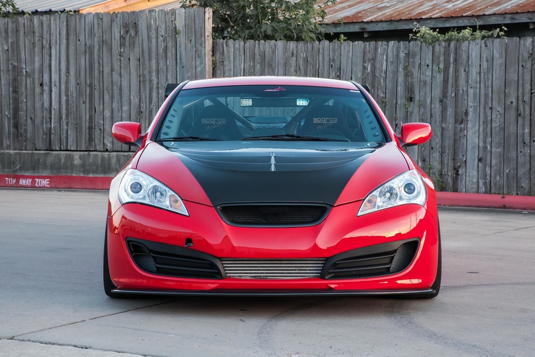 2010 Hyundai Genesis Coupe - Image 2 of 31