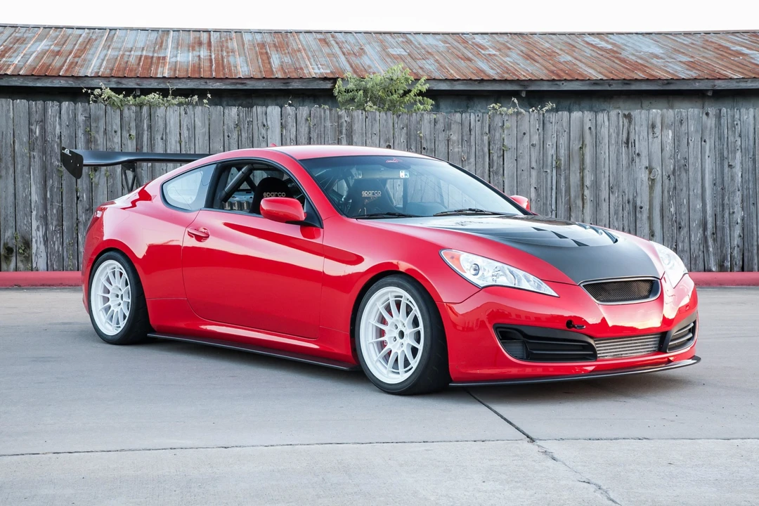 2010 Hyundai Genesis Coupe - Image 3 of 31