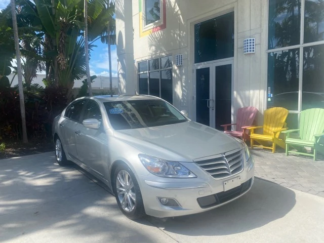 2010 Hyundai Genesis - Image 2 of 21