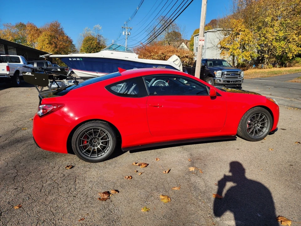 2010 Hyundai Genesis - Image 2 of 21