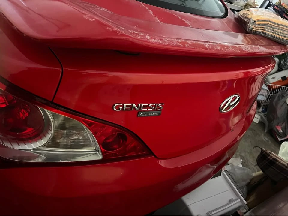 2010 Hyundai Genesis - Image 8 of 9