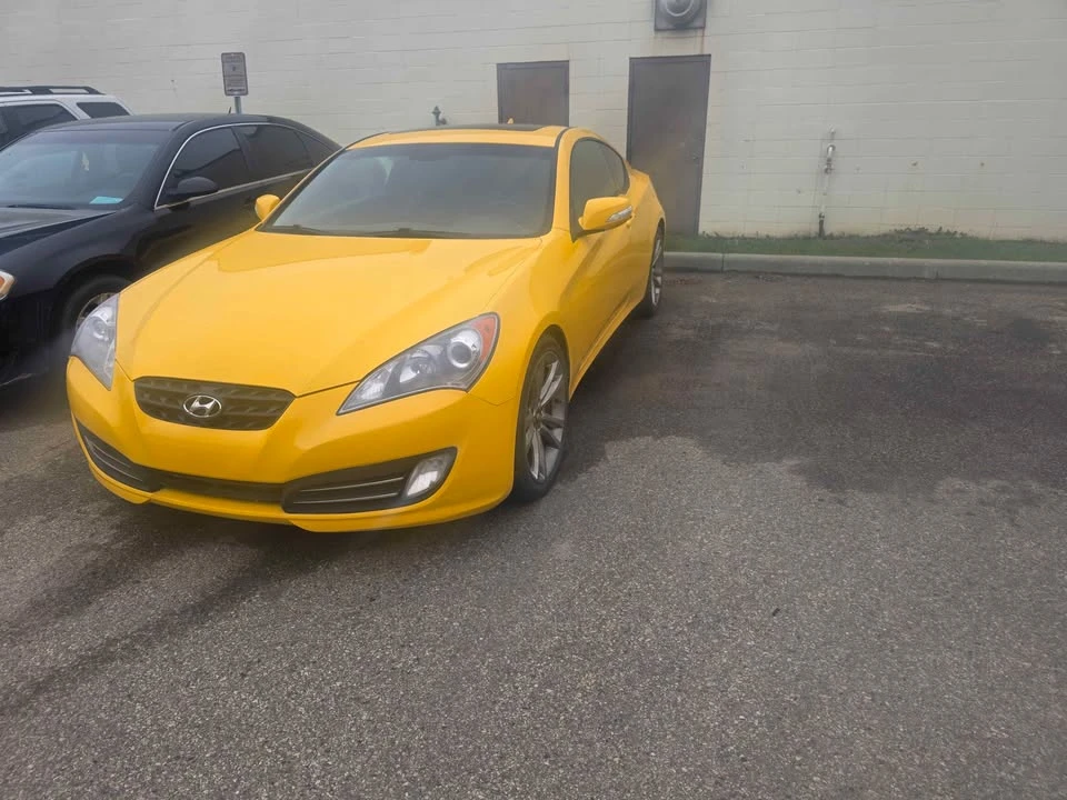 2010 Hyundai Genesis - Image 2 of 6
