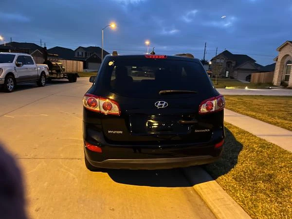 2010 Hyundai Santa Fe - Image 5 of 5