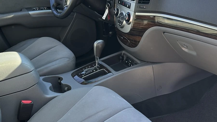 2010 Hyundai Santa Fe - Image 16 of 19