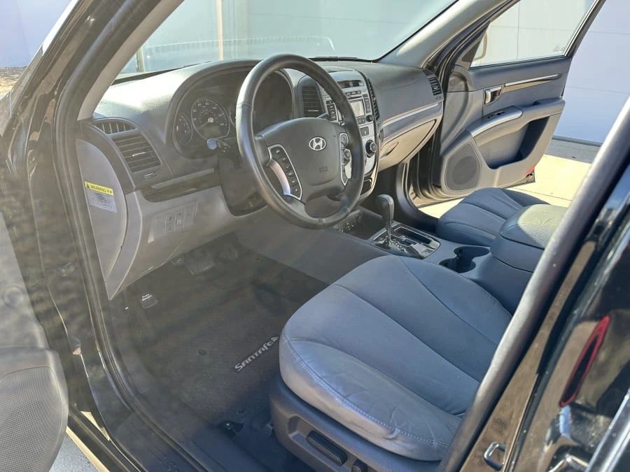 2010 Hyundai Santa Fe - Image 10 of 19