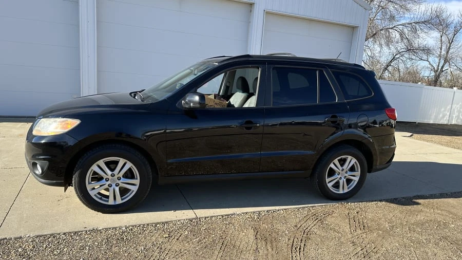 2010 Hyundai Santa Fe - Image 5 of 19