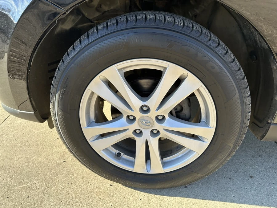 2010 Hyundai Santa Fe - Image 9 of 19