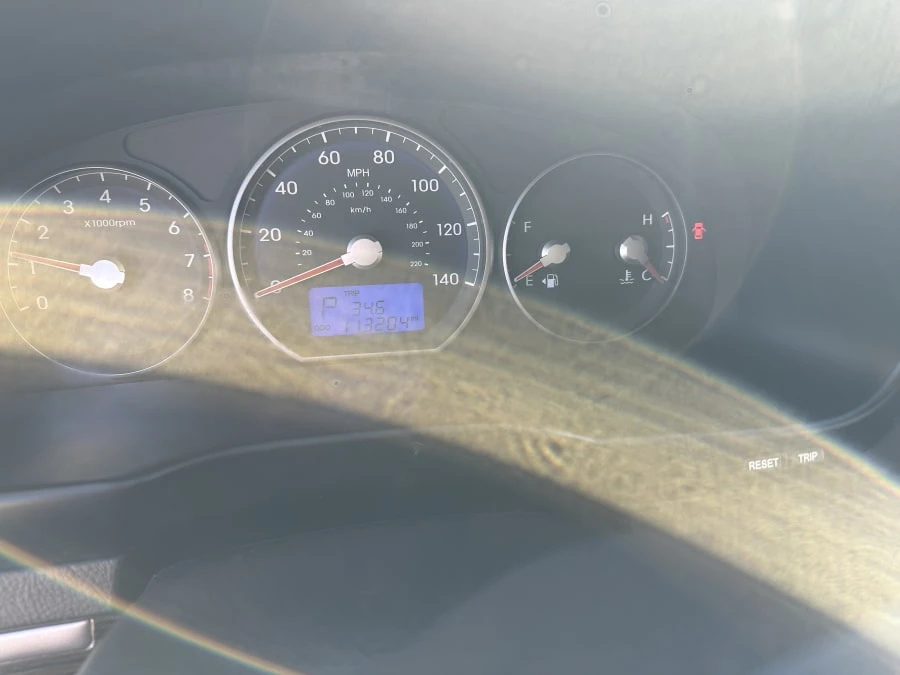 2010 Hyundai Santa Fe - Image 12 of 19
