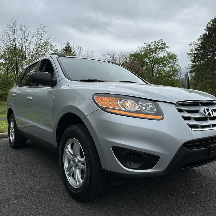 2010 Hyundai Santa Fe - Image 12 of 21
