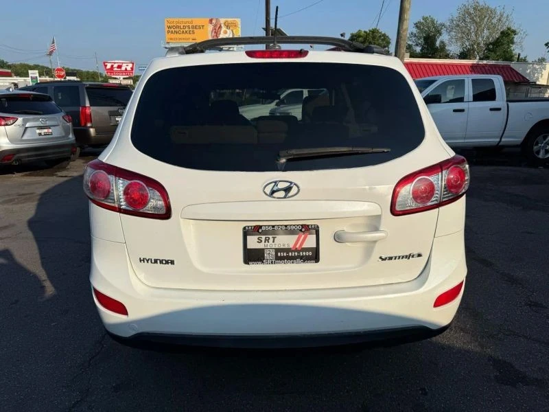 2010 Hyundai Santa Fe - Image 8 of 12