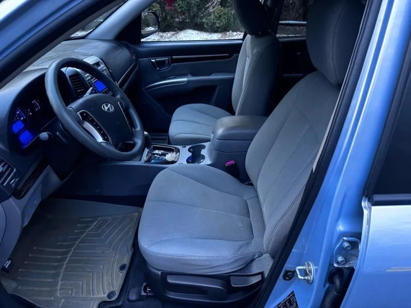 2010 Hyundai Santa Fe - Image 11 of 12