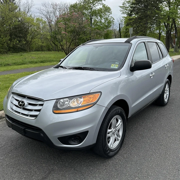 2010 Hyundai Santa Fe - Image 9 of 12