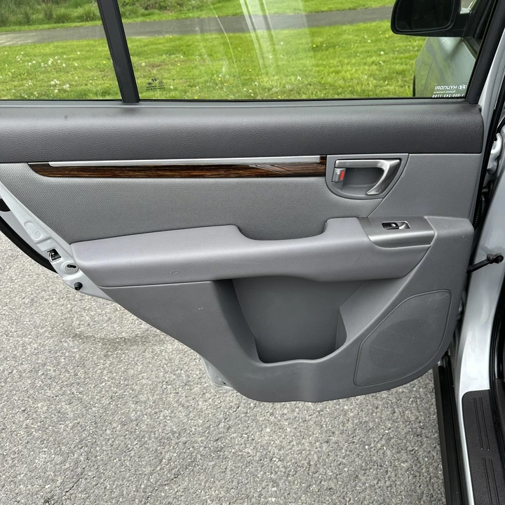 2010 Hyundai Santa Fe - Image 18 of 21