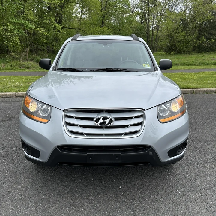 2010 Hyundai Santa Fe - Image 11 of 12