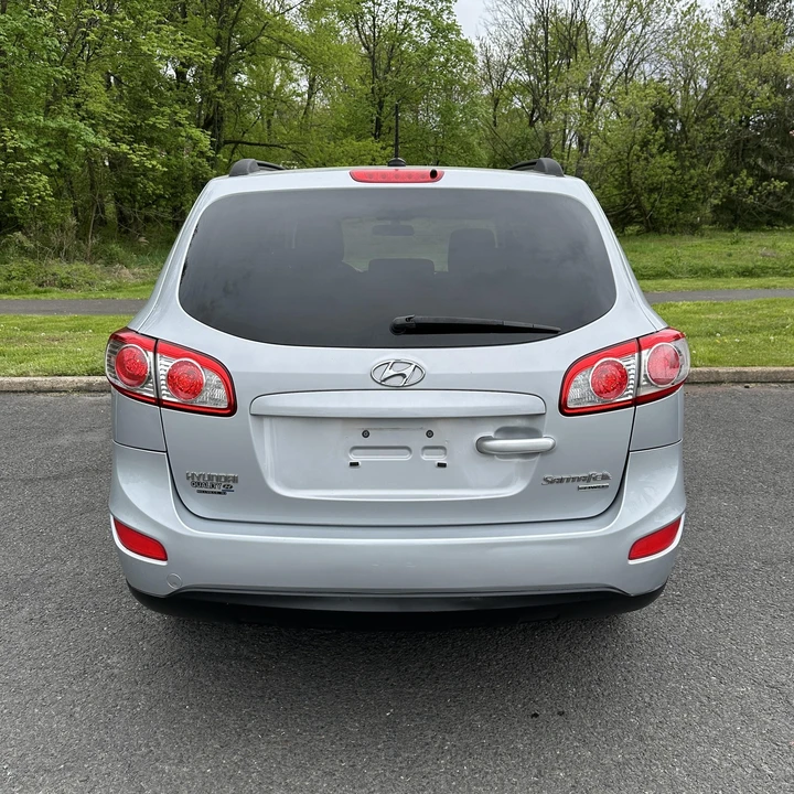 2010 Hyundai Santa Fe - Image 5 of 12
