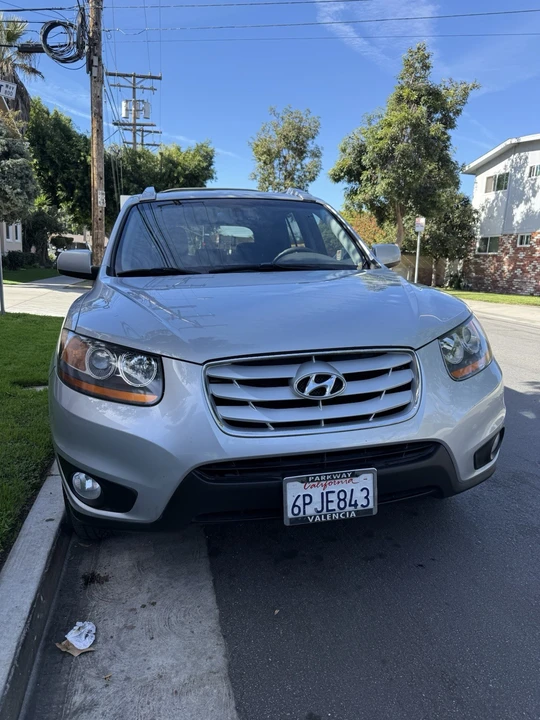 2010 Hyundai Santa Fe - Image 2 of 20
