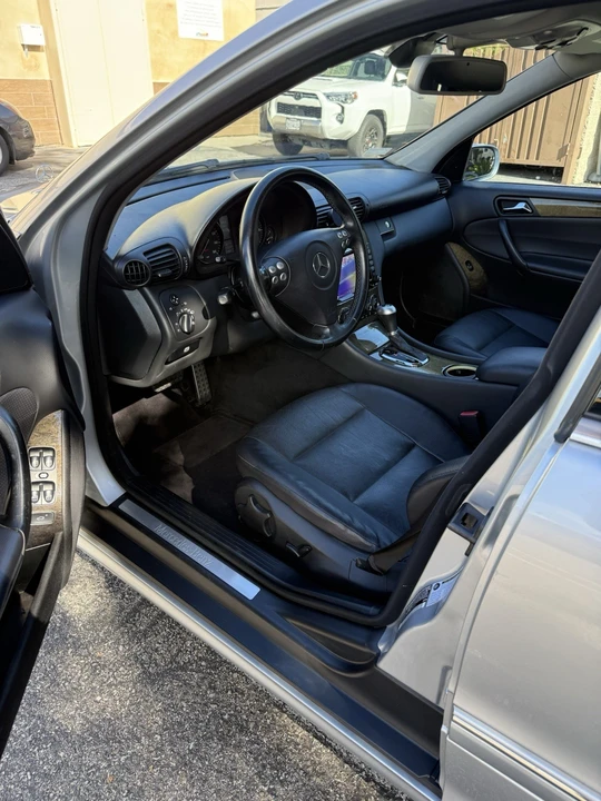2010 Hyundai Santa Fe - Image 11 of 20