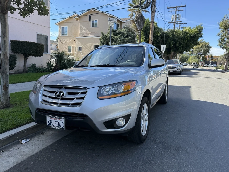 2010 Hyundai Santa Fe - Image 4 of 20