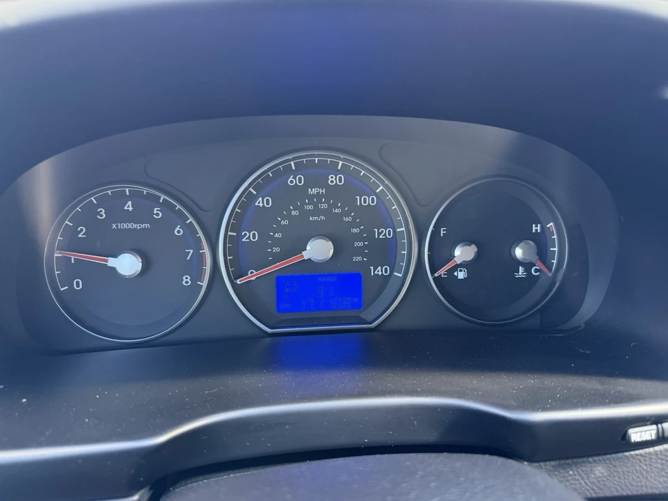 2010 Hyundai Santa Fe - Image 14 of 20