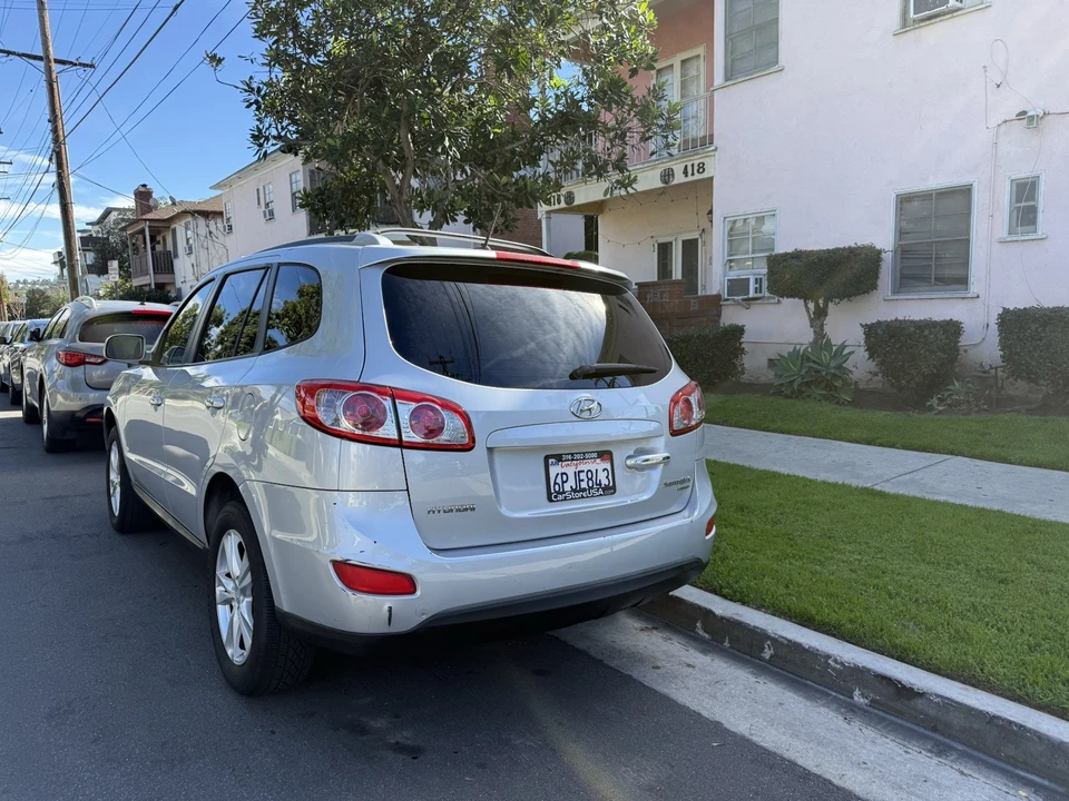 2010 Hyundai Santa Fe - Image 5 of 20