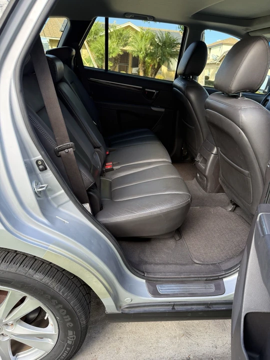 2010 Hyundai Santa Fe - Image 19 of 20